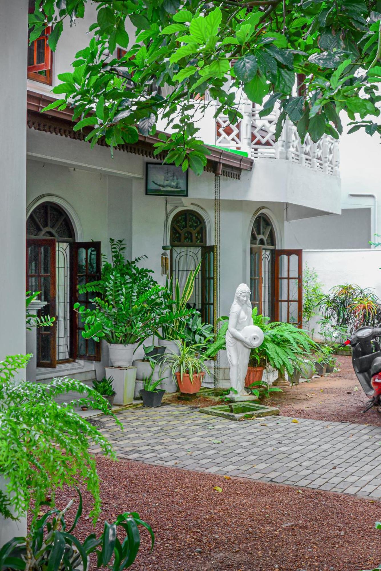 Sakurahana Villa And Ayurveda 알루스가마 외부 사진